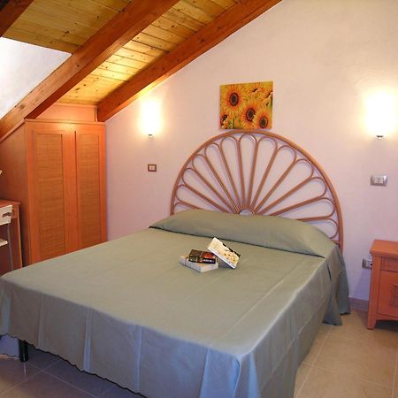 Hotel resort Rocca di Vadaro Capo Vaticano Camera foto