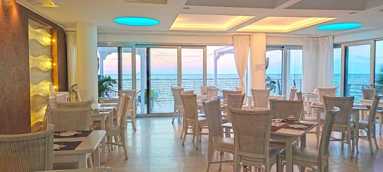 Hotel resort Rocca di Vadaro Capo Vaticano Esterno foto