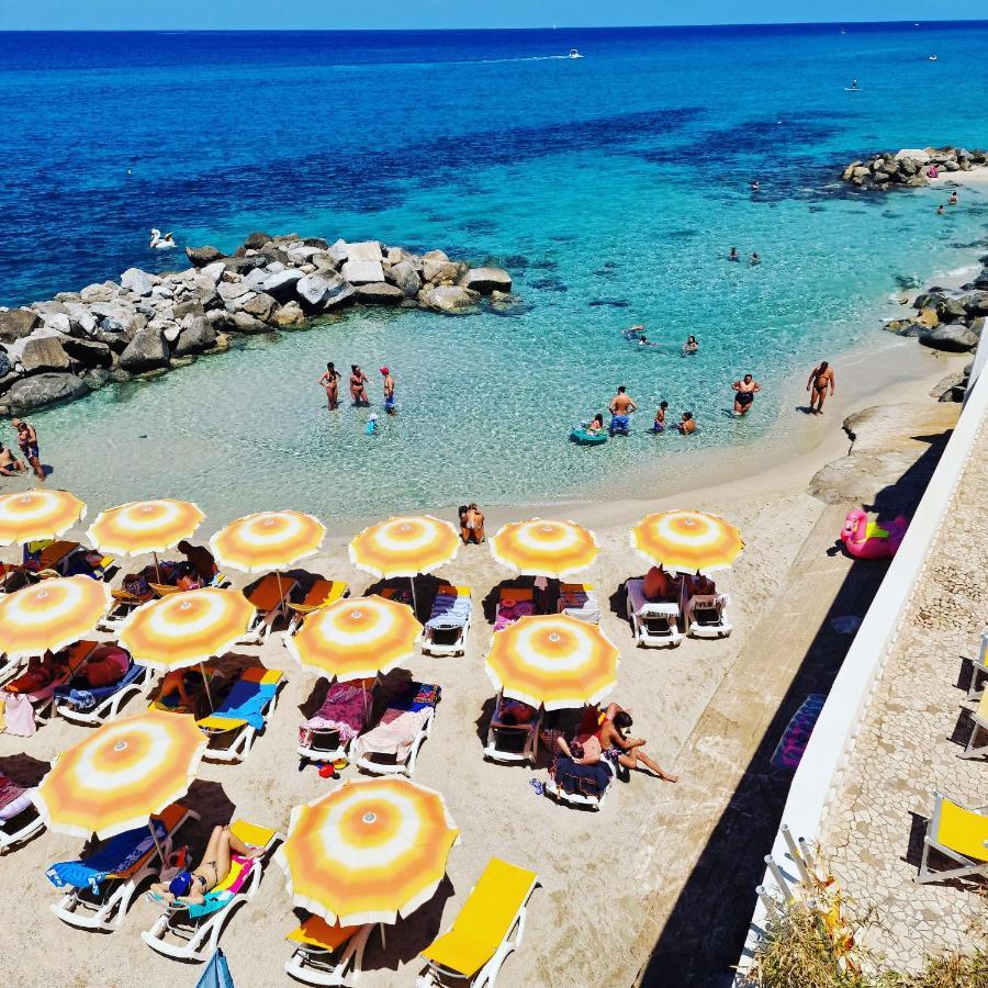 Hotel resort Rocca di Vadaro Capo Vaticano Esterno foto