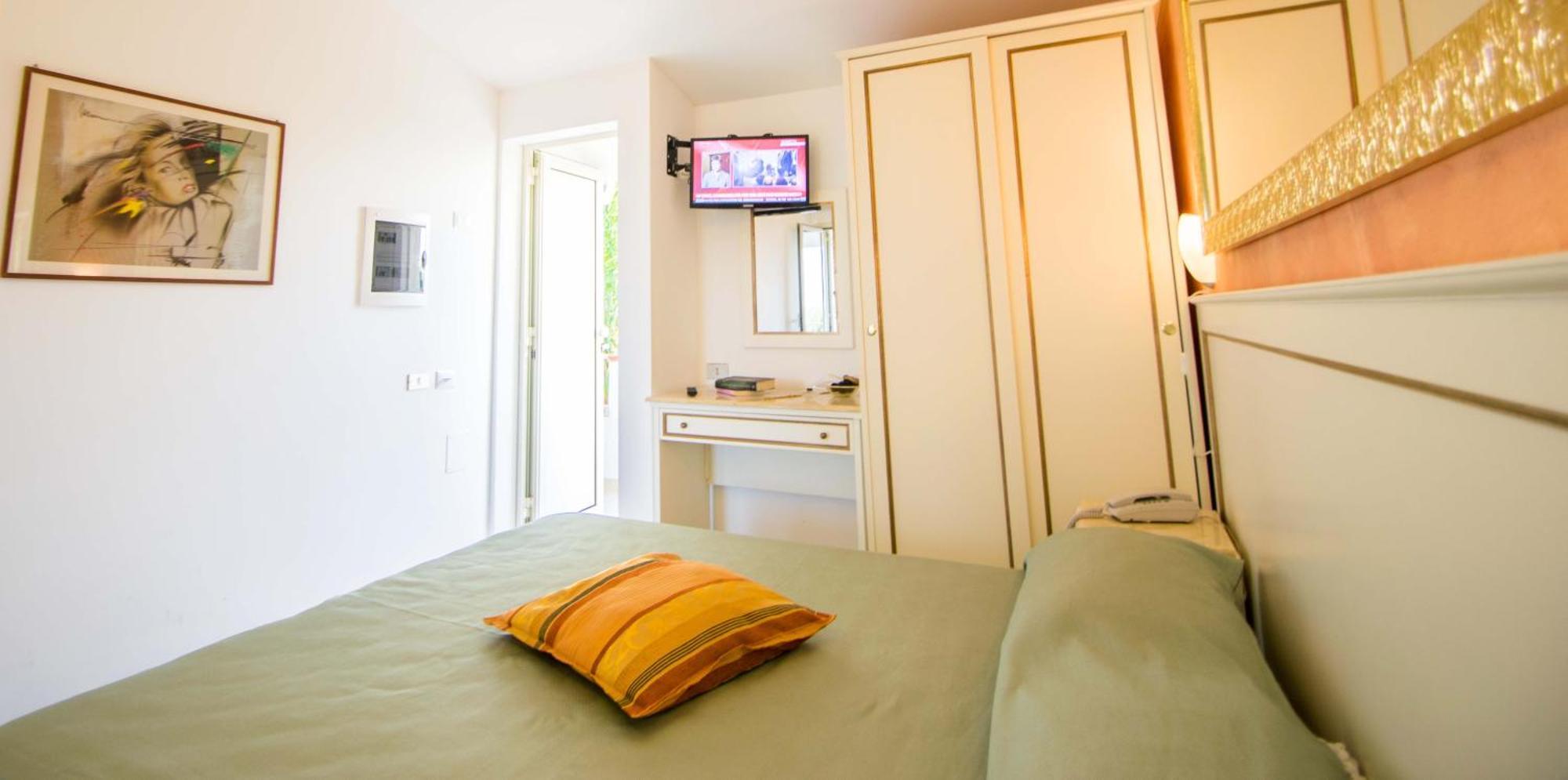 Hotel resort Rocca di Vadaro Capo Vaticano Camera foto