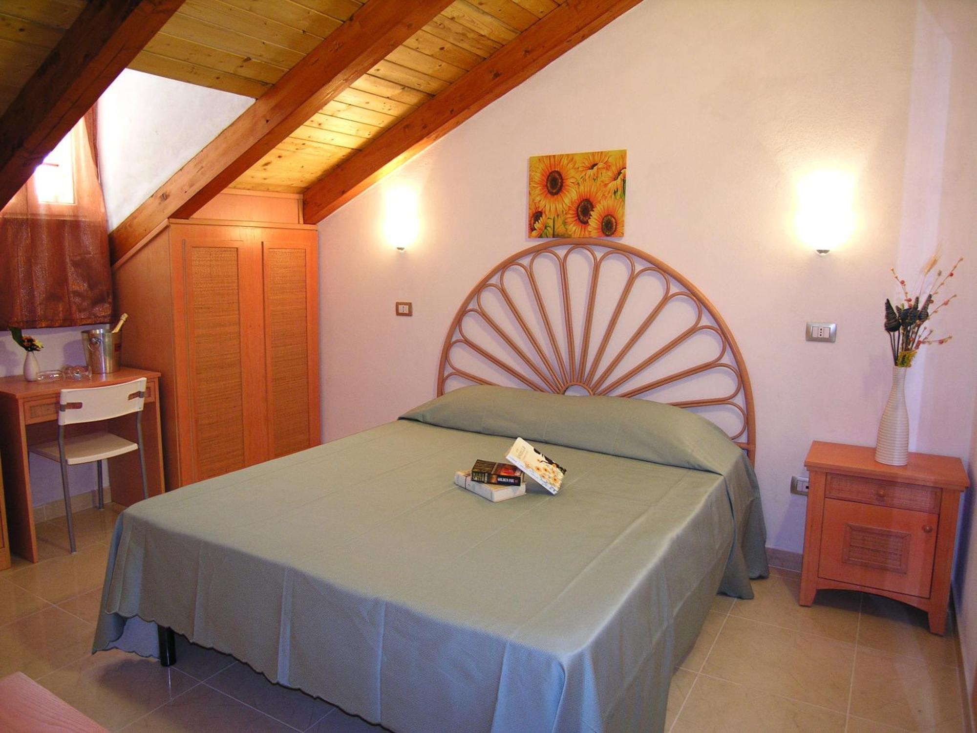Hotel resort Rocca di Vadaro Capo Vaticano Camera foto