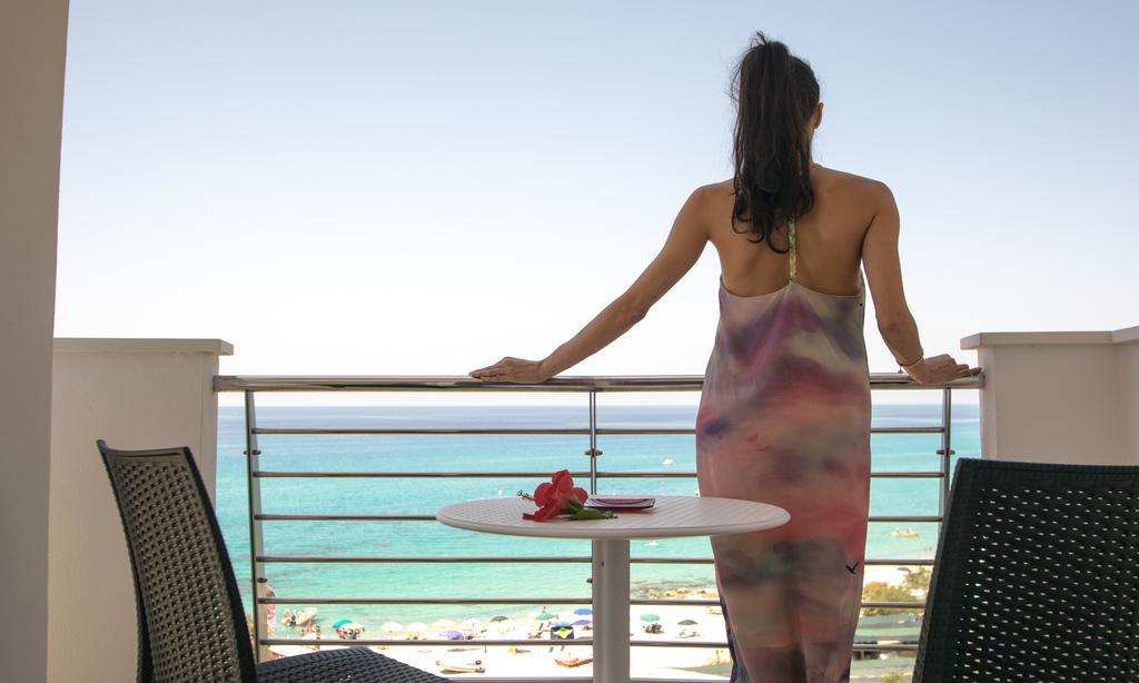 Hotel resort Rocca di Vadaro Capo Vaticano Esterno foto